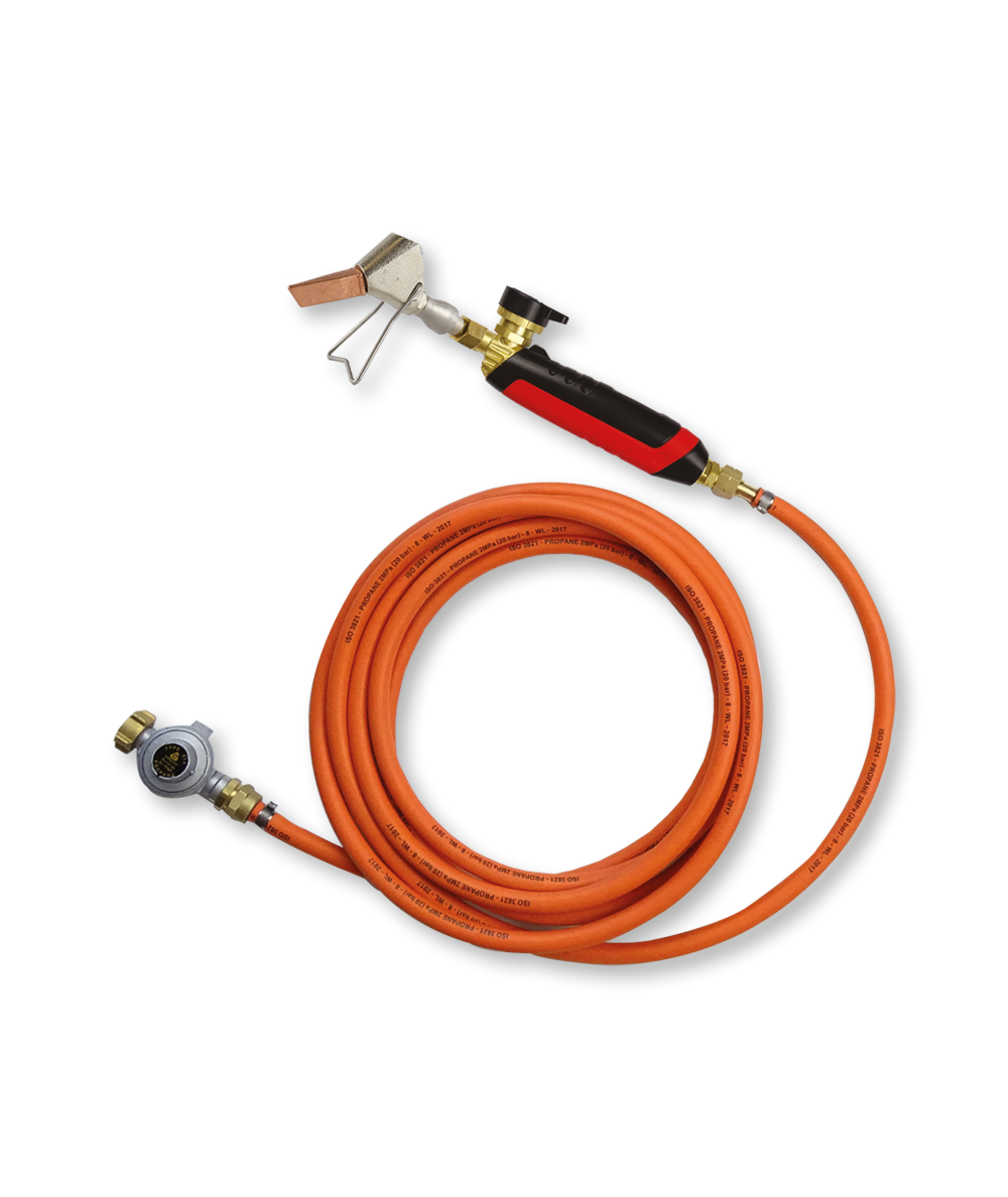 Equipement couvreur zingueur avec fer à souder